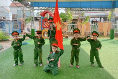 CÁC BÉ TRƯỜNG MẦM NON NGHĨA HIỆP “TẬP LÀM CHÚ BỘ ĐỘI” NHÂN KỶ NIỆM NGÀY 22/12 NGÀY THÀNH LẬP QUÂN ĐỘI NHÂN DÂN VIỆT NAM